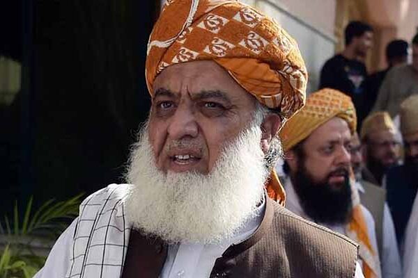 مولانا فضل الرحمان کے پاس کتنے اثاثے ہیں؟ نیب کو سراغ مل گیا