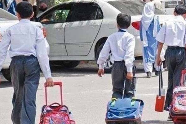 تعلیمی ادارے کھلنے سے کورونا بڑھا تو فیصلہ تبدیل بھی ہو سکتا ہے