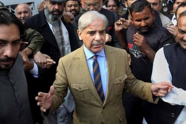 منی لانڈرنگ کیس: شہباز شریف کی عبوری ضمانت میں پیر تک توسیع