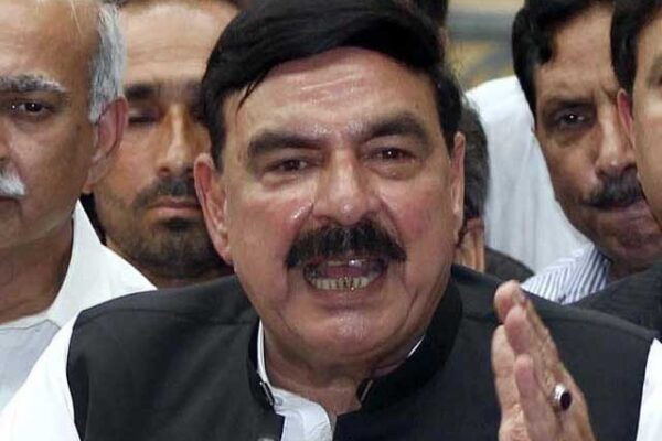 لوگ اپنا بندوبست کر لیں ہم نے تجاوزات گرانی ہی گرانی ہیں، وزیر ریلوے