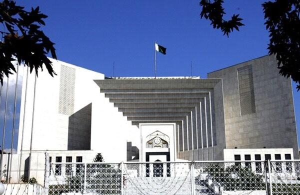 سپریم کورٹ نے حکومت کو ملزم امریکا کے حوالے کرنے سے روک دیا