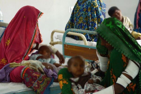 تھرپارکر میں غذائی قلت اور بیماریوں سے مزید 3 بچے انتقال کر گئے