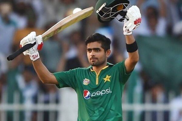 بابر اعظم کی بیٹنگ میں نکھار لانے کے لیے محمد یوسف بھی سرگرم ہو گئے