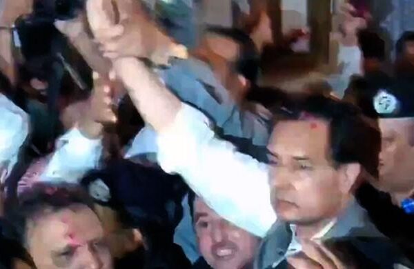 مزارِ قائد ایکٹ کی خلاف ورزی پر گرفتار کیپٹن (ر) صفدر ضمانت پر رہا