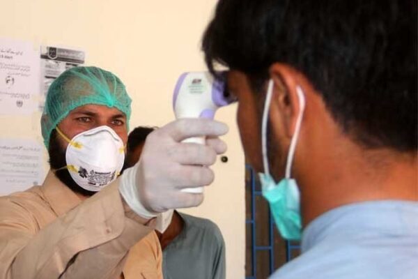 کورونا کی دوسری لہر میں تیزی؛ فعال کیسز کی تعداد 12 ہزار سے بڑھ گئی