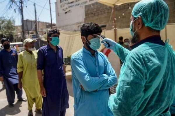 ملک میں کورونا وائرس میں اضافہ، فعال کیسز کی تعداد 8 ہزار سے زائد