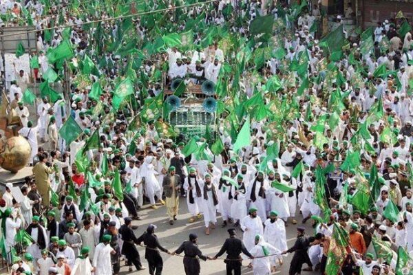 ملک بھر میں جشن ولادت النبی صلی اللہ علیہ و آلہ وسلم عقیدت و احترام سے منایا جا رہا ہے