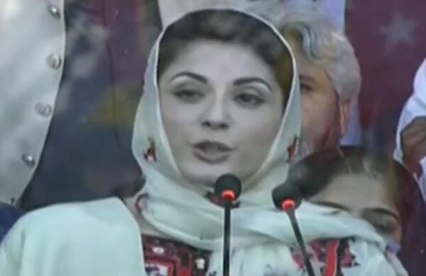 سپریم کورٹ کے فیصلے کے بعد سلیکٹڈ اور سلیکٹرز کو استعفیٰ دینا چاہیے: مریم نواز