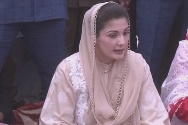 اپوزیشن کی تحریک سے مارشل لا لگنے کا کوئی امکان نہیں: مریم نواز