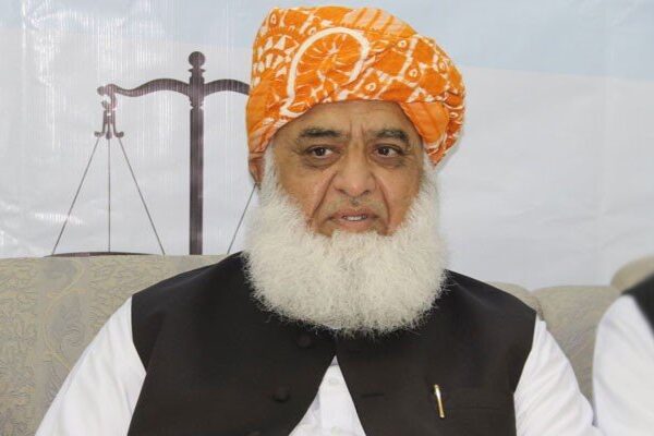 متحدہ اپوزيشن نے مولانا کو سربراہ چن لیا، پیپلز پارٹی کی دبے الفاظ میں مخالفت