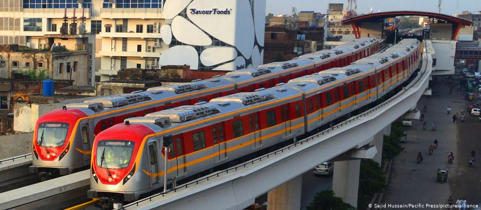 Metro Orange Line Train
