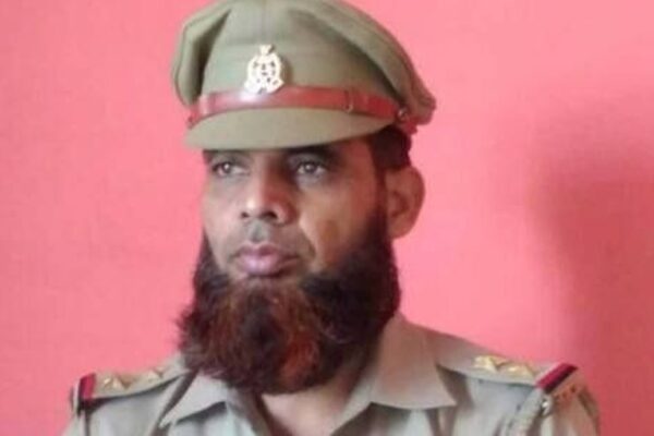 بھارت میں داڑھی رکھنے پر مسلمان پولیس افسر معطل