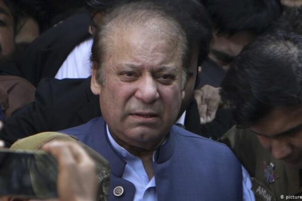 میں آئین اور حلف توڑنے والے فوجی کی عزت نہیں کرتا، نواز شریف