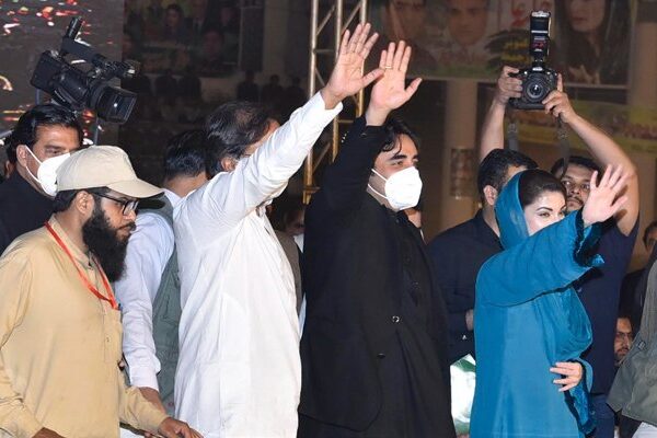 پی ڈی ایم گوجرانوالہ کے بعد کراچی میں سیاسی طاقت کا مظاہرہ کرنے کیلئے تیار