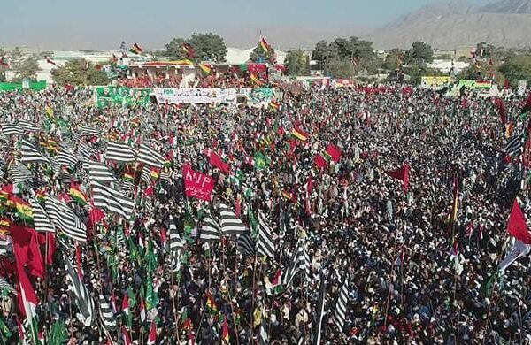 کوئٹہ میں بھی پی ڈی ایم کا بھرپور عوامی طاقت کا مظاہرہ، حکومت سے مستعفی ہونے کا مطالبہ