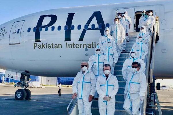 پی آئی اے ملازمین کے ہاتھ ملانے اور گلے ملنے پر پابندی