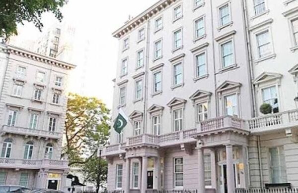 نواز شریف کے وارنٹ کی عدم تعمیل، پاکستان ہائی کمیشن کے افسران کا بیان سامنے آ گیا