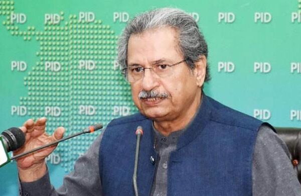 ایف آئی آر کوئی بھی درج کرا سکتا ہے، اگر ہم کراتے تو ببانگ دہل کراتے: شفقت محمود
