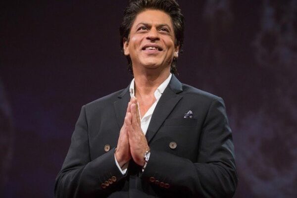 لڑکی کو اپنی گرل فرینڈ کہنے پر شاہ رخ خان کی پٹائی ہو گئی