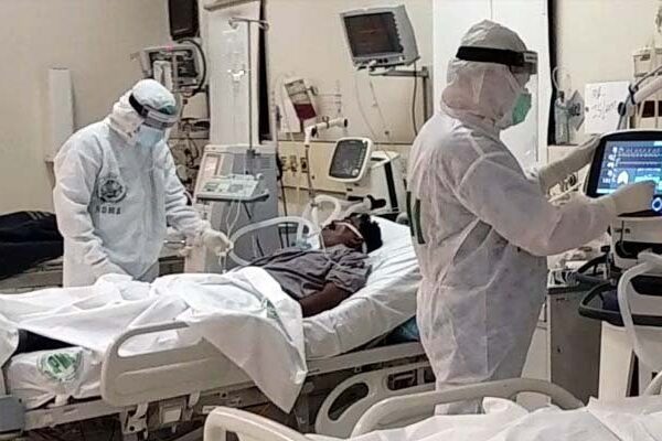 کورونا: پاکستان میں 3 ماہ بعد ایک روز میں سب سے زیادہ 26 ہلاکتیں
