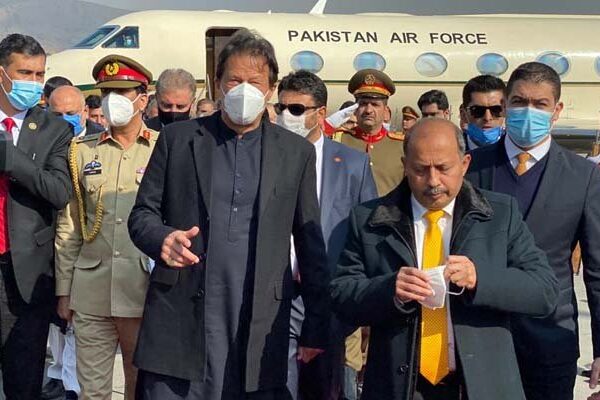 وزیراعظم عمران خان ایک روزہ دورے پر کابل پہنچ گئے
