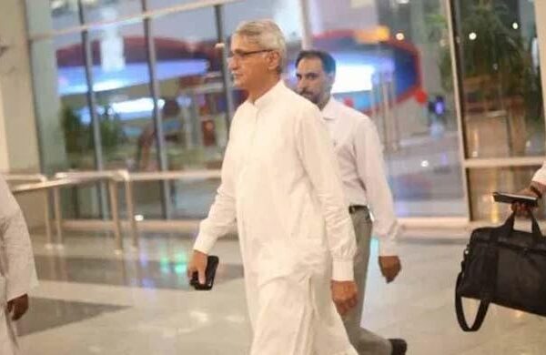 تحریک انصاف کے رہنما جہانگیر ترین پاکستان پہنچ گئے