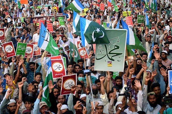 کراچی میں جماعت اسلامی کا گستاخانہ خاکوں کیخلاف مارچ، ہزاروں افراد کی شرکت