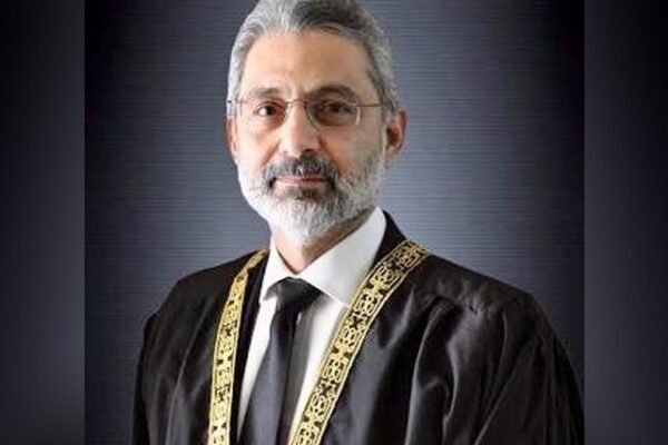 ہر طرف مشین گنز لگی ہیں، کیا ایسی ہوتی ہے ریاست مدینہ؟ جسٹس قاضی فائز عیسیٰ