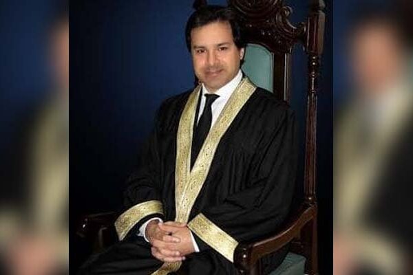 اسلام آباد ہائیکورٹ کے جسٹس میاں گل حسن اورنگزیب کورونا سے صحت یاب