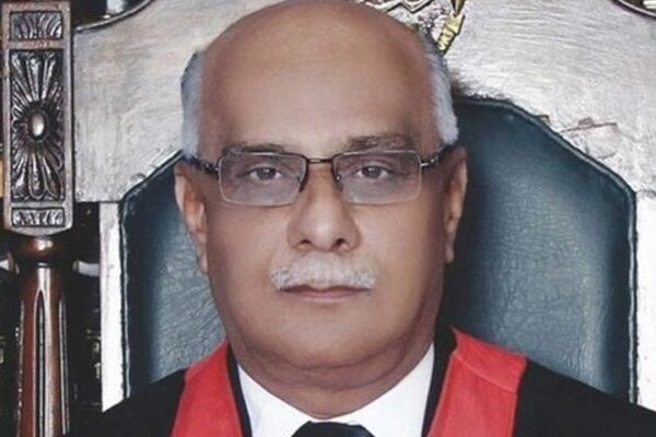 چیف جسٹس پشاور ہائیکورٹ جسٹس وقار احمد سیٹھ کورونا کے باعث انتقال کر گئے
