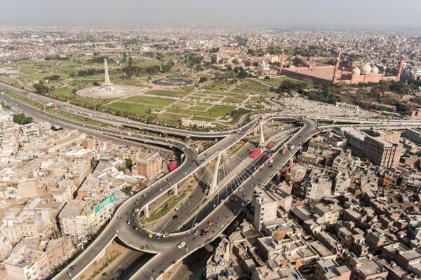 لاہور کو 4 کے بجائے دو حصوں میں تقسیم کرنے کا فیصلہ