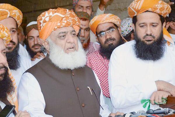 ہر قربانی کیلیے تیار ہیں، ہماری طرف سے کوئی رعایت نہیں ہوگی: سربراہ پی ڈی ایم