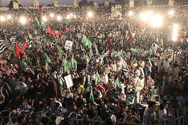 ملتان جلسہ: حکومت اور اپوزیشن میں ٹھن گئی، درجنوں گرفتاریاں، شہر کی بیشتر سڑکیں سیل