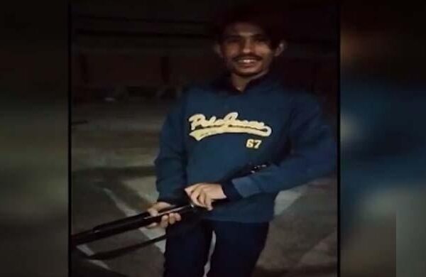 کراچی: ٹک ٹاک بناتے ہوئے سکیورٹی گارڈ اپنی ہی گولی لگنے سے ہلاک