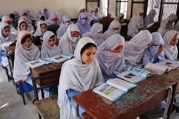 کے پی کے: اسکولوں میں ڈبل شفٹ کے آغاز کی اصولی منظوری دے دی گئی