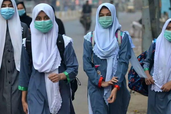 کورونا: موسم سرما کے دوران تعلیمی سلسلہ جاری رکھنے سے متعلق فیصلہ آج ہو گا