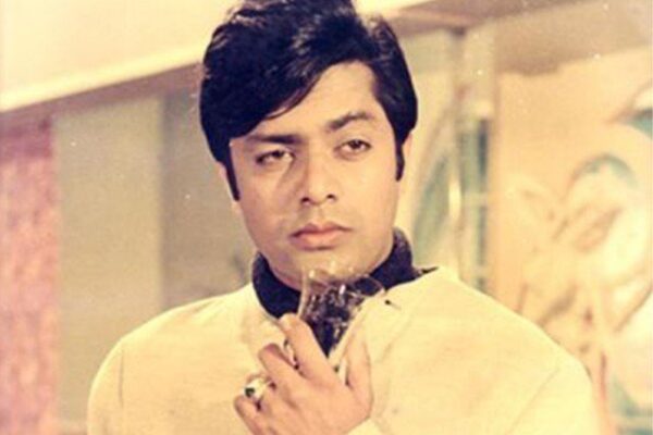 چاکلیٹی ہیرو وحید مراد کی آج 37 ویں برسی منائی جا رہی ہے