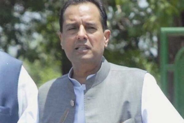لاہور جلسے کے حوالے سے حکومت کے ہونٹ نہیں کانپتی ٹانگیں دیکھی جائیں، کیپٹن (ر) صفدر