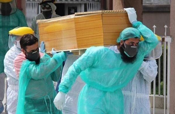 سندھ: دسمبر کے 15 روز میں 53 افراد کا کورونا سے گھروں میں انتقال
