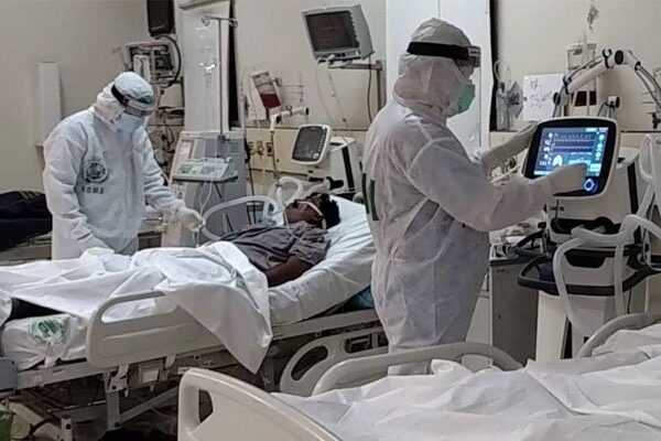 پاکستان: کورونا سے اموات کی تعداد 10 ہزار سے تجاوز کر گئی