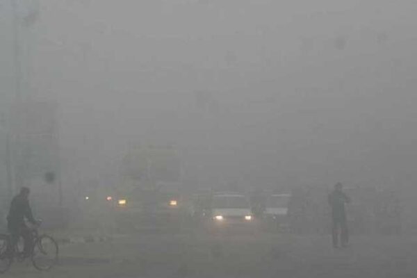 دھند کے باعث موٹروے ایم ٹو اور ایم تھری بند کر دی گئی