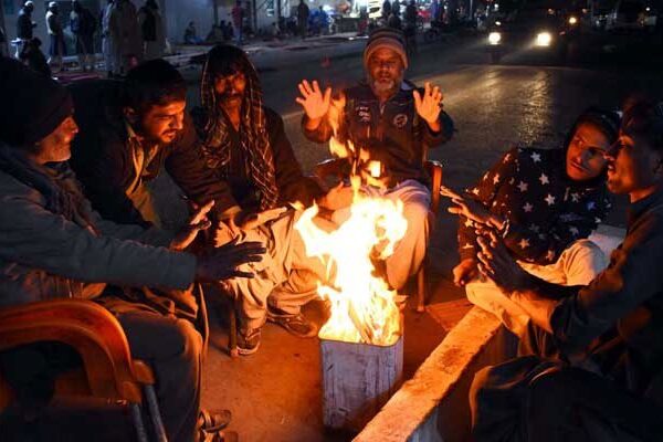 کراچی میں ٹھنڈی ہوائیں چلنا شروع، کل سے ریکارڈ توڑ سردی پڑنے کا امکان