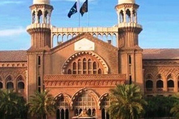 پٹواری نئے پاکستان میں بھی پرانا کام ہی کر رہے ہیں، لاہور ہائی کورٹ
