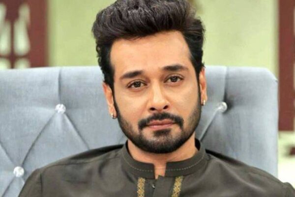 ماسک اتارنے پر اداکار فیصل قریشی تنقید کی زد میں