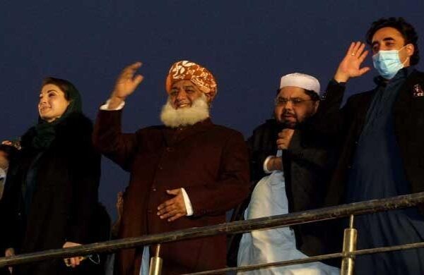 لاہور جلسہ: مریم نواز سمیت پی ڈی ایم کی مرکزی قیادت کیخلاف مقدمہ درج