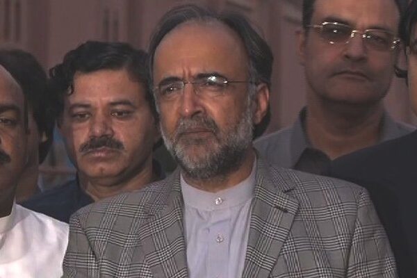 کائرہ نے دبے لفظوں میں پی ڈی ایم دھرنے کی مخالفت کر دی
