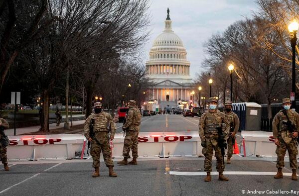 امریکا: دائیں بازو سے تعلق رکھنے پر بارہ فوجیوں کو ڈیوٹی سے ہٹا دیا گیا