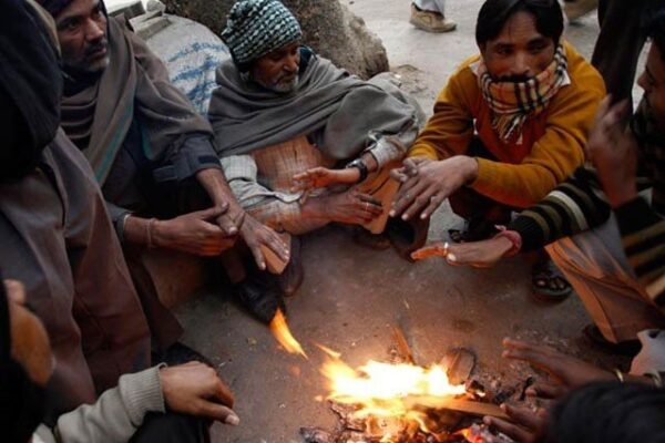 ملک کے مختلف اضلاع میں بارشوں اور پہاڑوں پر برفباری کا امکان