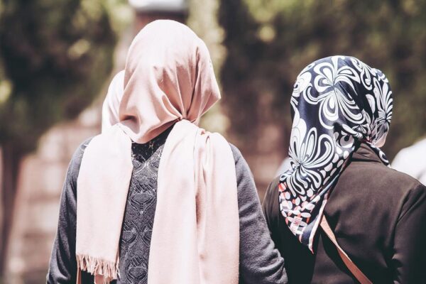 فرانس میں عمومی مقامات پر ہیڈ اسکارف کے استعمال کے خلاف بل قومی اسمبلی میں مسترد