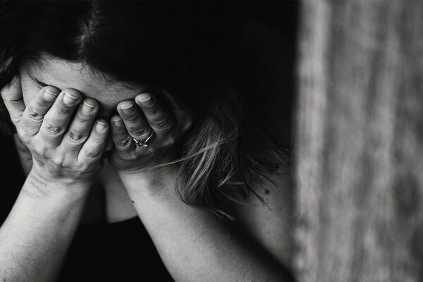 2 برتن ٹوٹنے پر مالکان کا کمسن ملازمہ پر ڈنڈوں سے تشدد